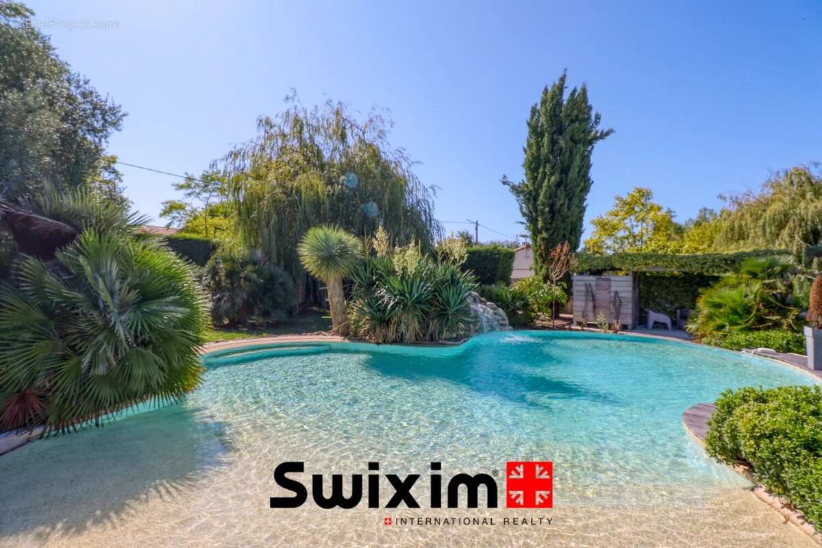 Maison à SAINT-ESTEPHE