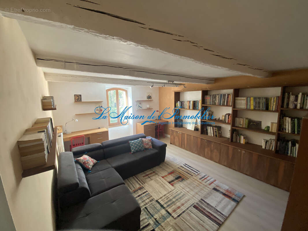 ANDUZE, maison en pierres rénovée de type F6 avec piscine et chambre indépendante sur un terrain arboré de 178 - photo 6