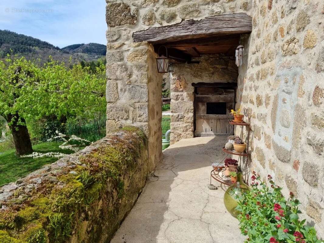 Appartement à PRIVAS