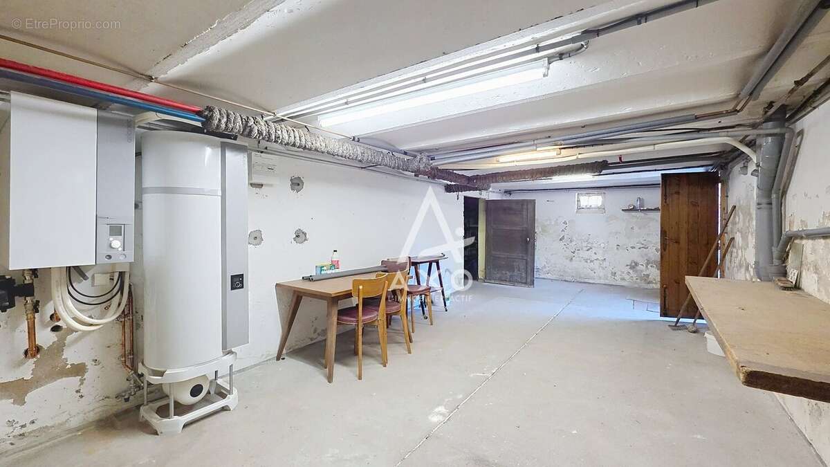 A Vendre à AMILLY  Maison de charme avec séjour cathédrale et dépendance de plus de 70 m² - photo 18
