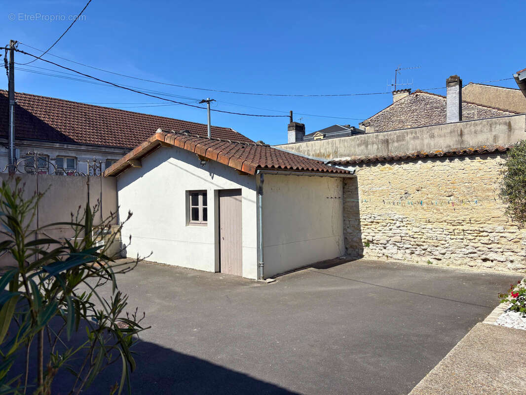 Maison à COGNAC