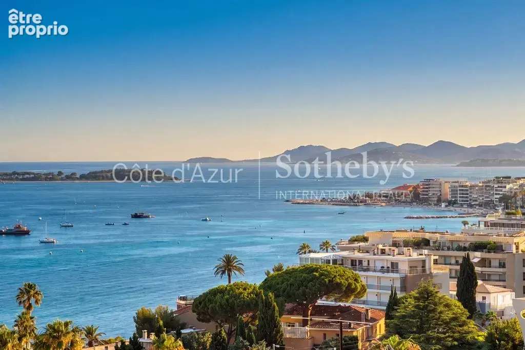 Cannes Californie, appartement rénové avec terrasse plein sud et vue panoramique sur la mer - photo 9
