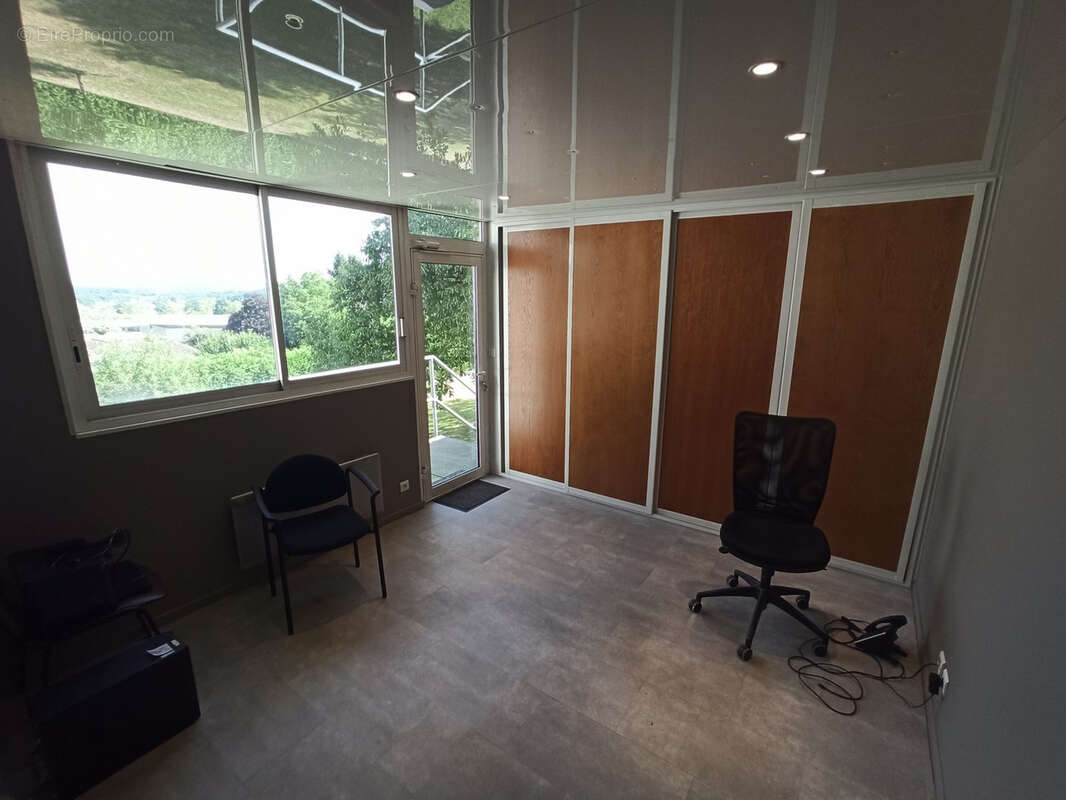 Commerce à AIXE-SUR-VIENNE