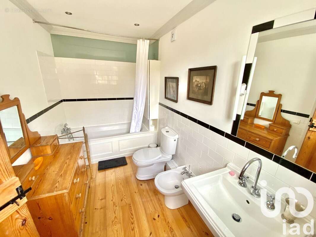 Photo 9 - Maison à SAINT-JULIEN-EN-BORN