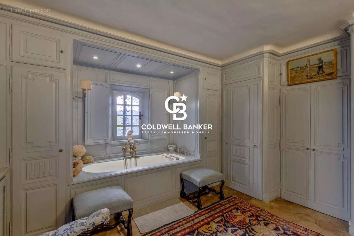 Maison à LA GARDE-FREINET