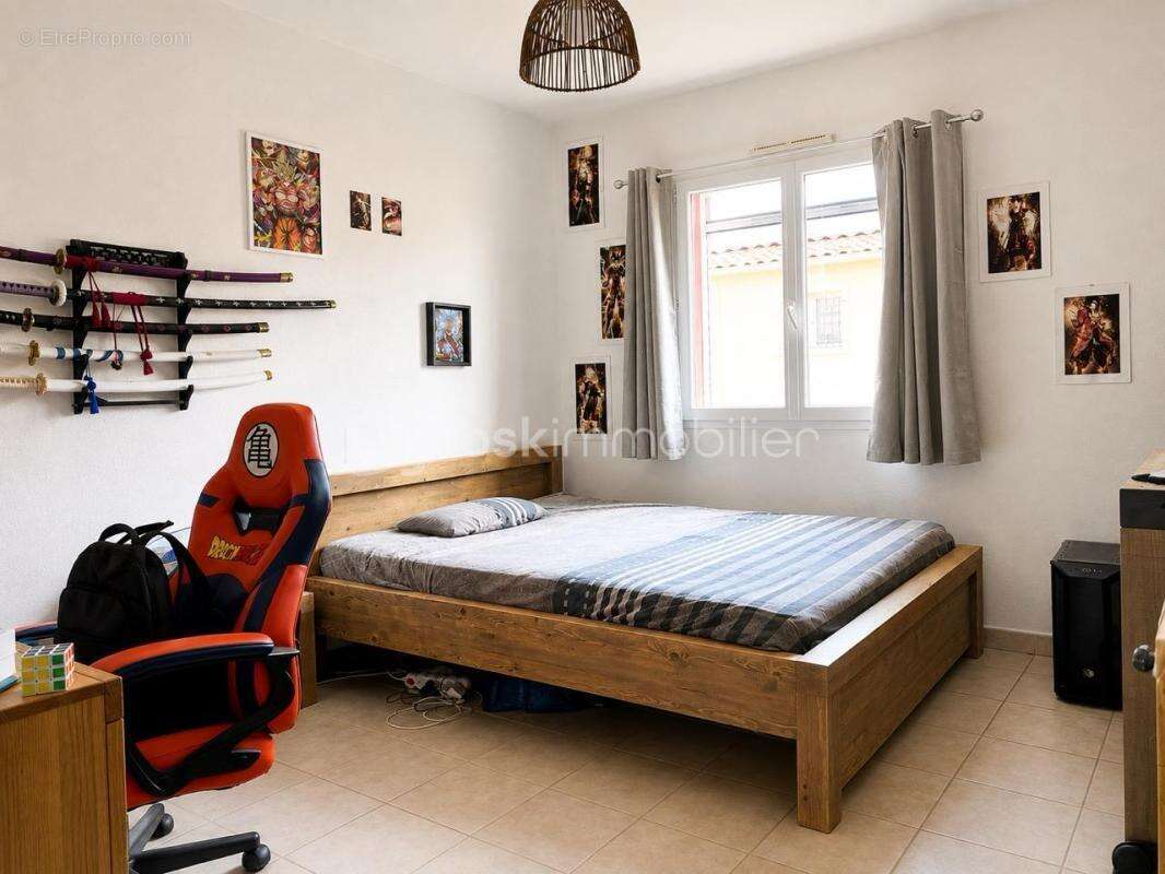 Sur un terrain d'angle de 236 m2, une maison de type 4 en R+1 de 95 m2 - photo 6