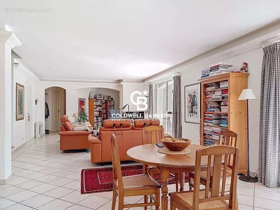 Maison à PUGET-SUR-ARGENS
