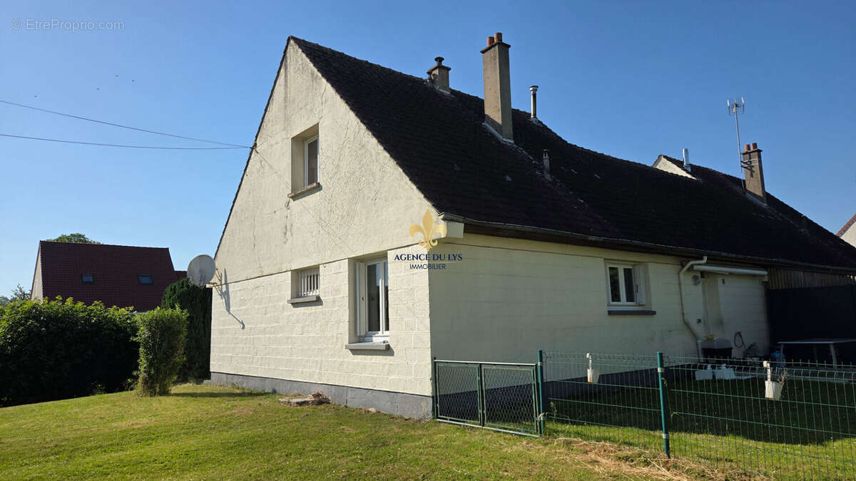 Maison à SAINT-LEU-D'ESSERENT