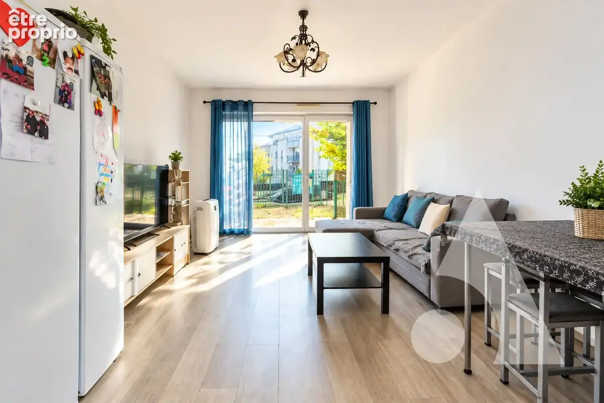 Appartement 3 pièces avec terrasse - Proche GARE et TZEN - photo 2
