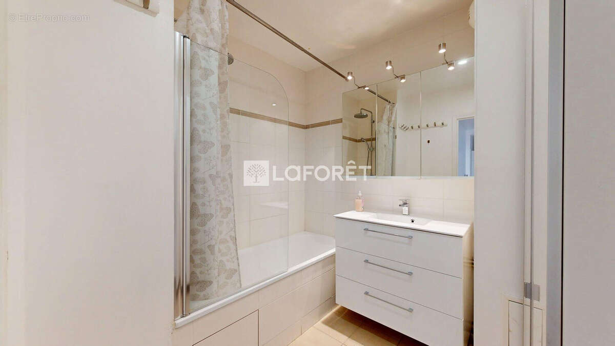Appartement à NANTERRE
