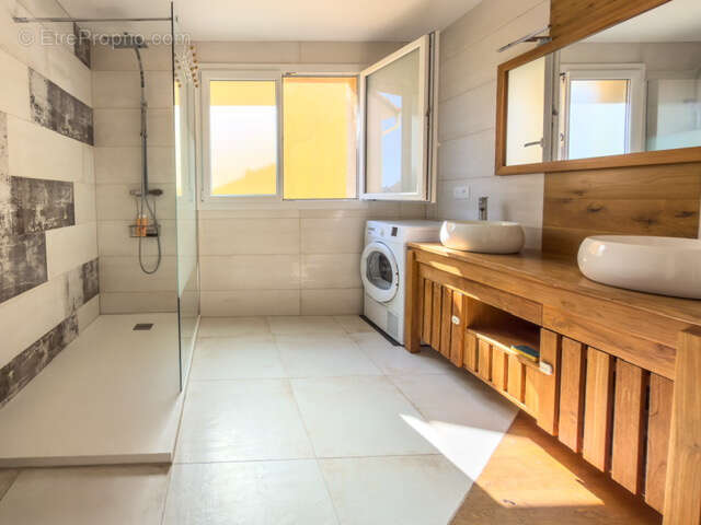 Appartement à LA LONDE-LES-MAURES
