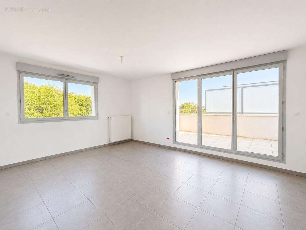 Appartement à ROCHE-LA-MOLIERE