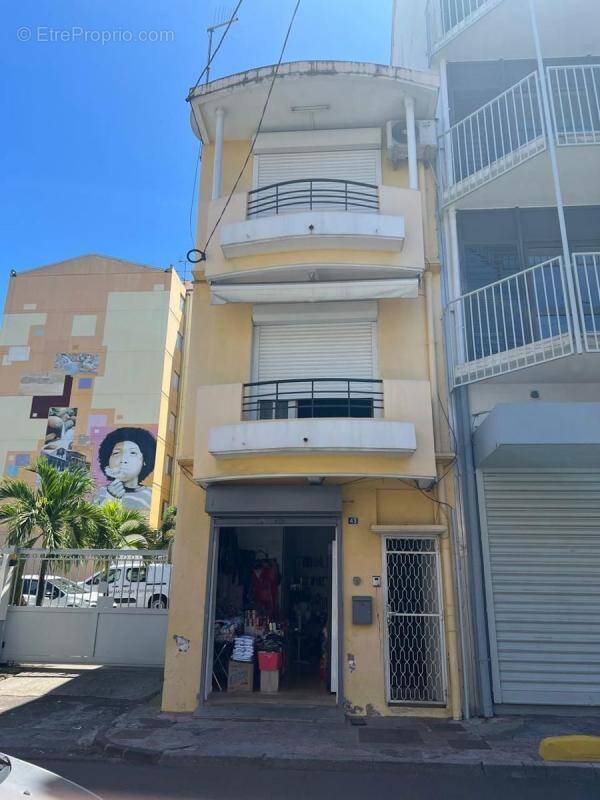 Commerce à POINTE-A-PITRE