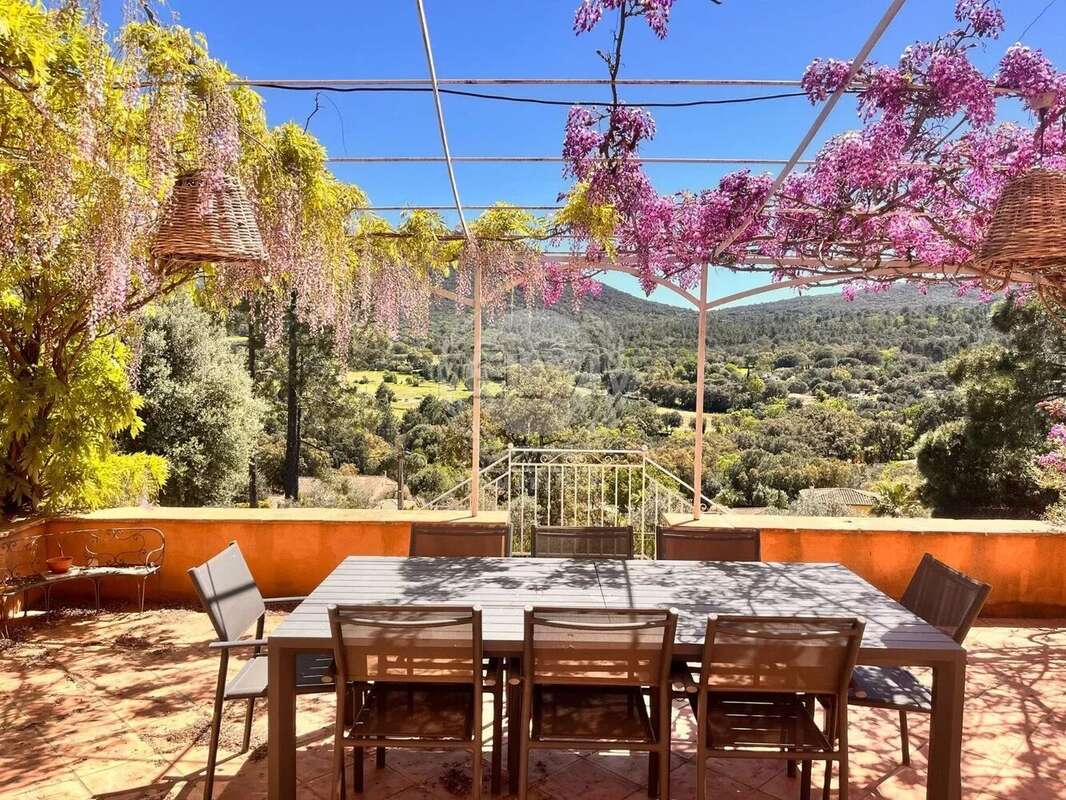 Maison à PLAN-DE-LA-TOUR