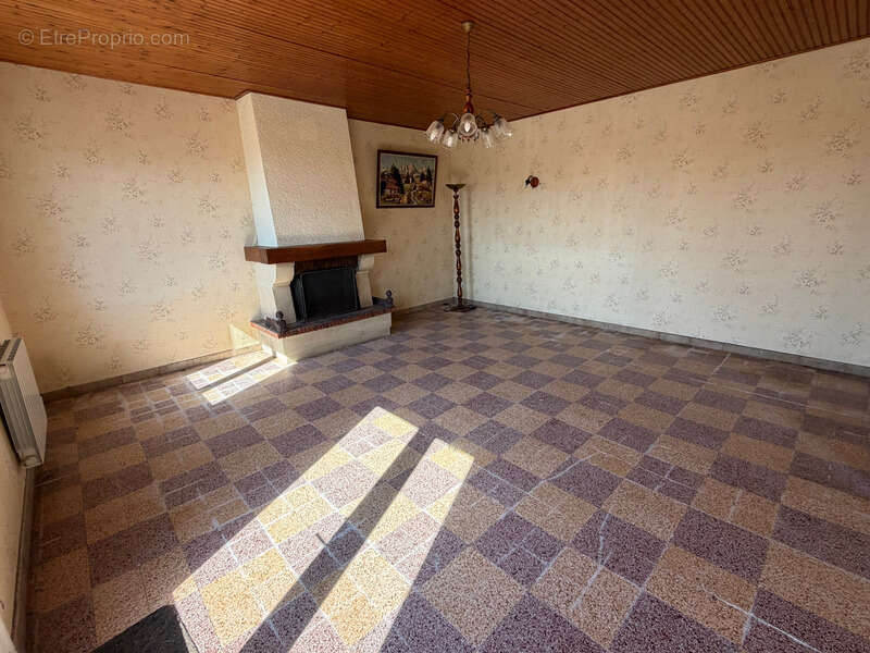 La chapelle achard 85150 avec vue imprenable adorable fermette 3 chambres a rafraichir avec grange - photo 5
