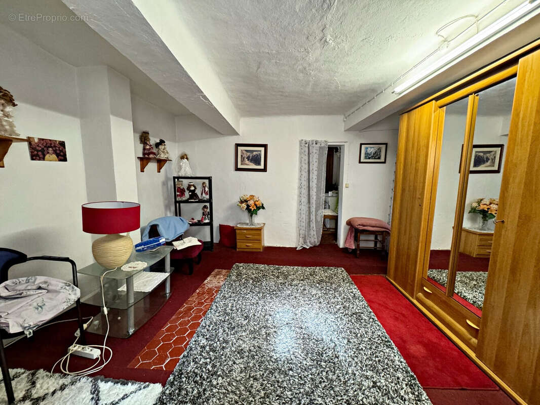 Maison 140 m² à Chateauneuf-Grasse  - photo 2