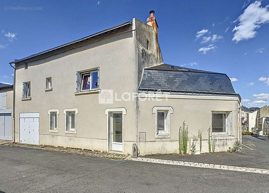 Maison à DOUE-LA-FONTAINE