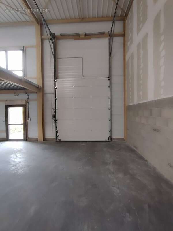 225 m² à Bourgoin-Jallieu  - photo 6