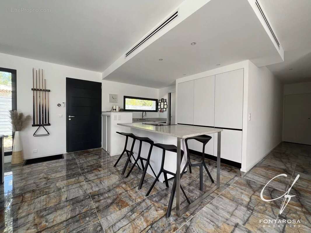 Maison à PUGET-SUR-ARGENS