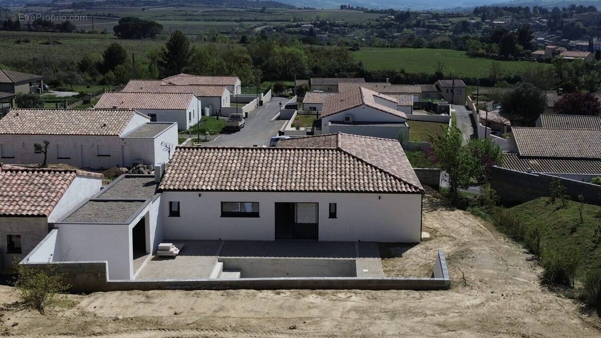Maison à COUFFOULENS
