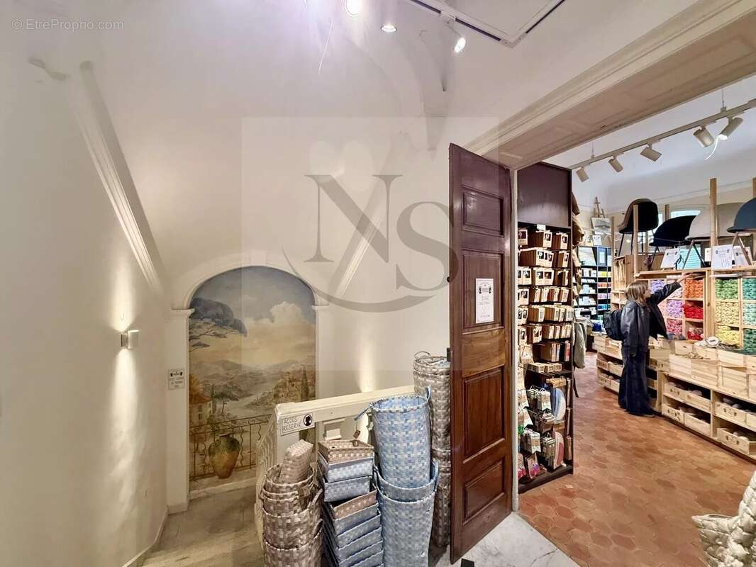 Aix-en-provence / local commercial - cours mirabeau - photo 9