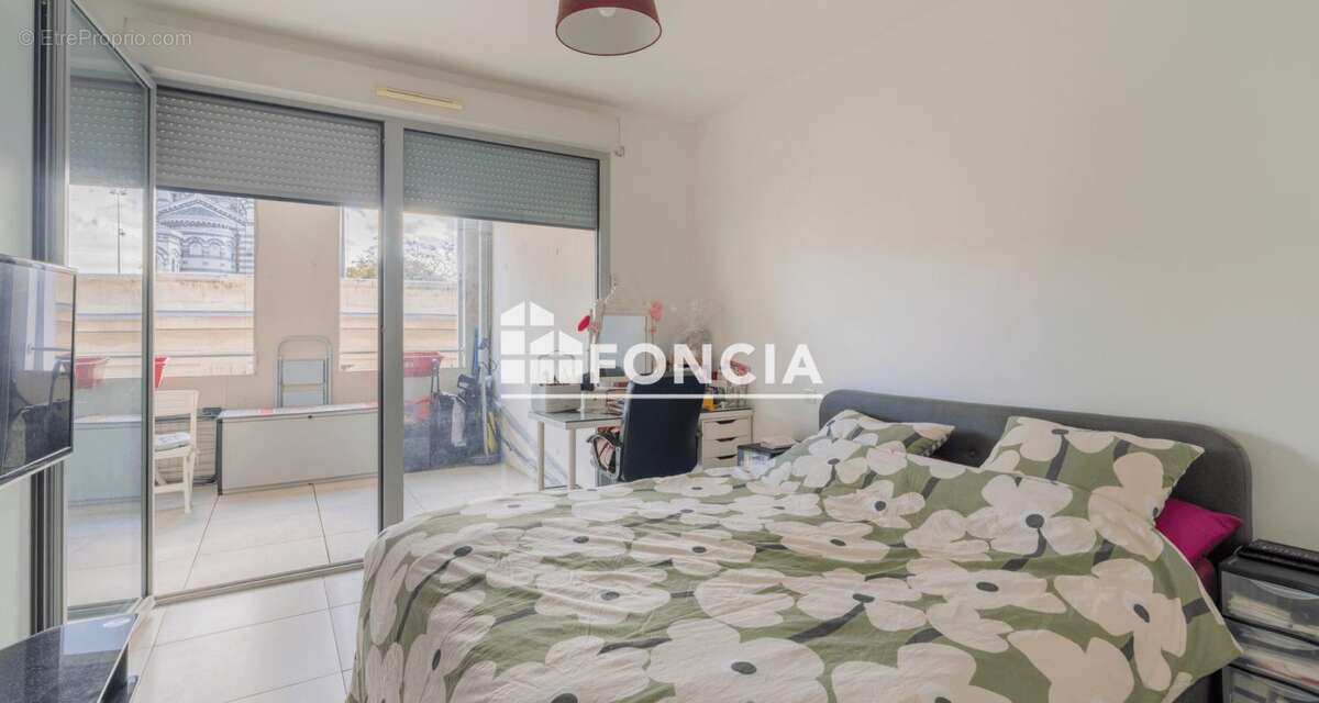 Appartement à MARSEILLE-2E