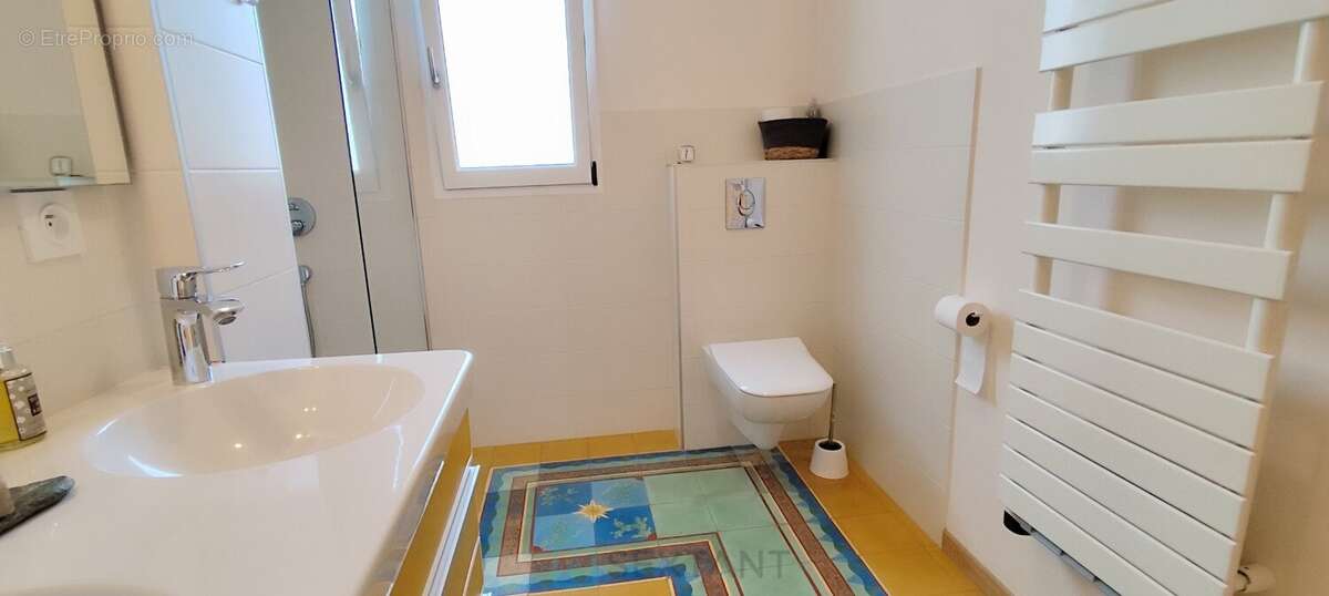 Maison de caractère entièement rénovée avec gîte, chambre d'hôtes, piscine et revenus locatifs - photo 13