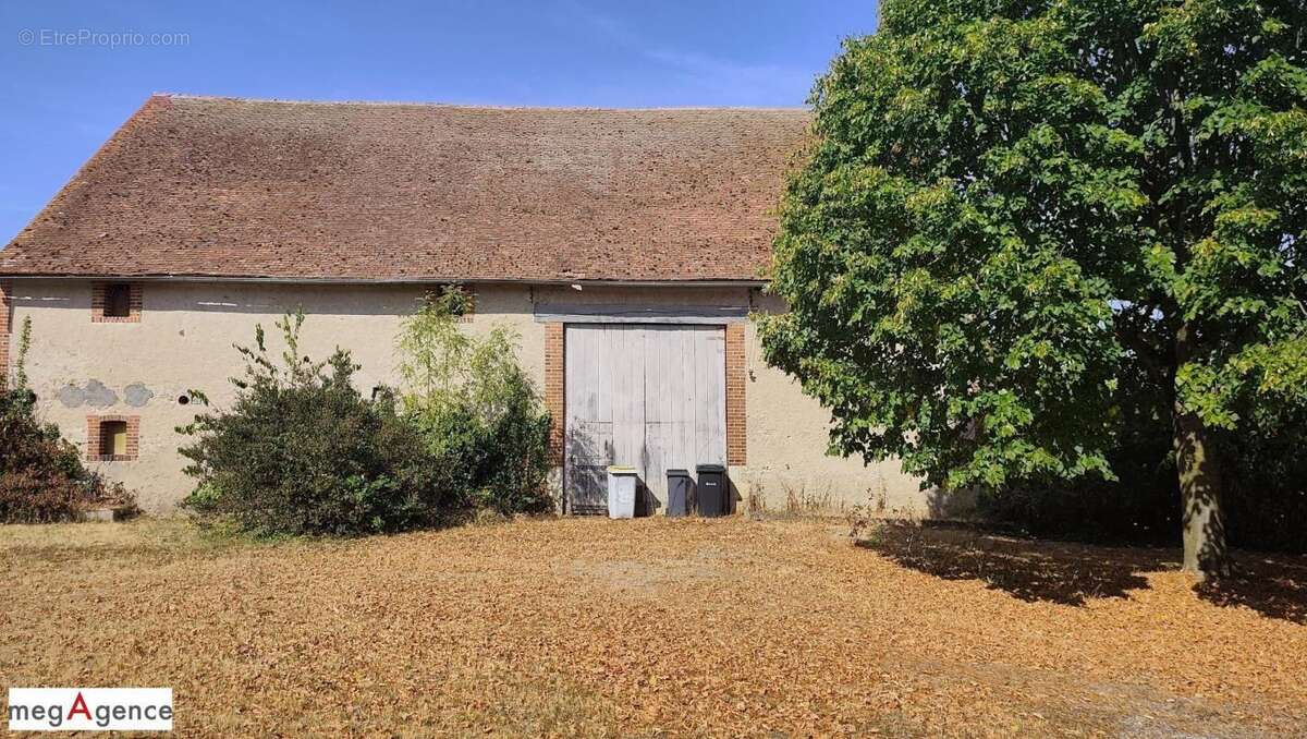 Longère, grange, écurie, puits, cave sur 16 490 m² clos - photo 2