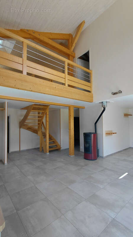 Maison à VERCEL-VILLEDIEU-LE-CAMP