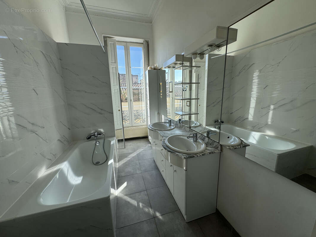 Appartement à NIMES