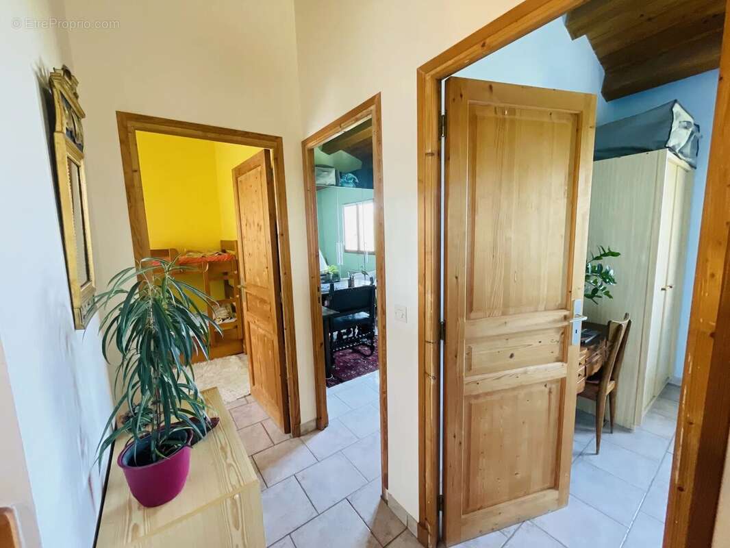 Maison à BERRE-LES-ALPES