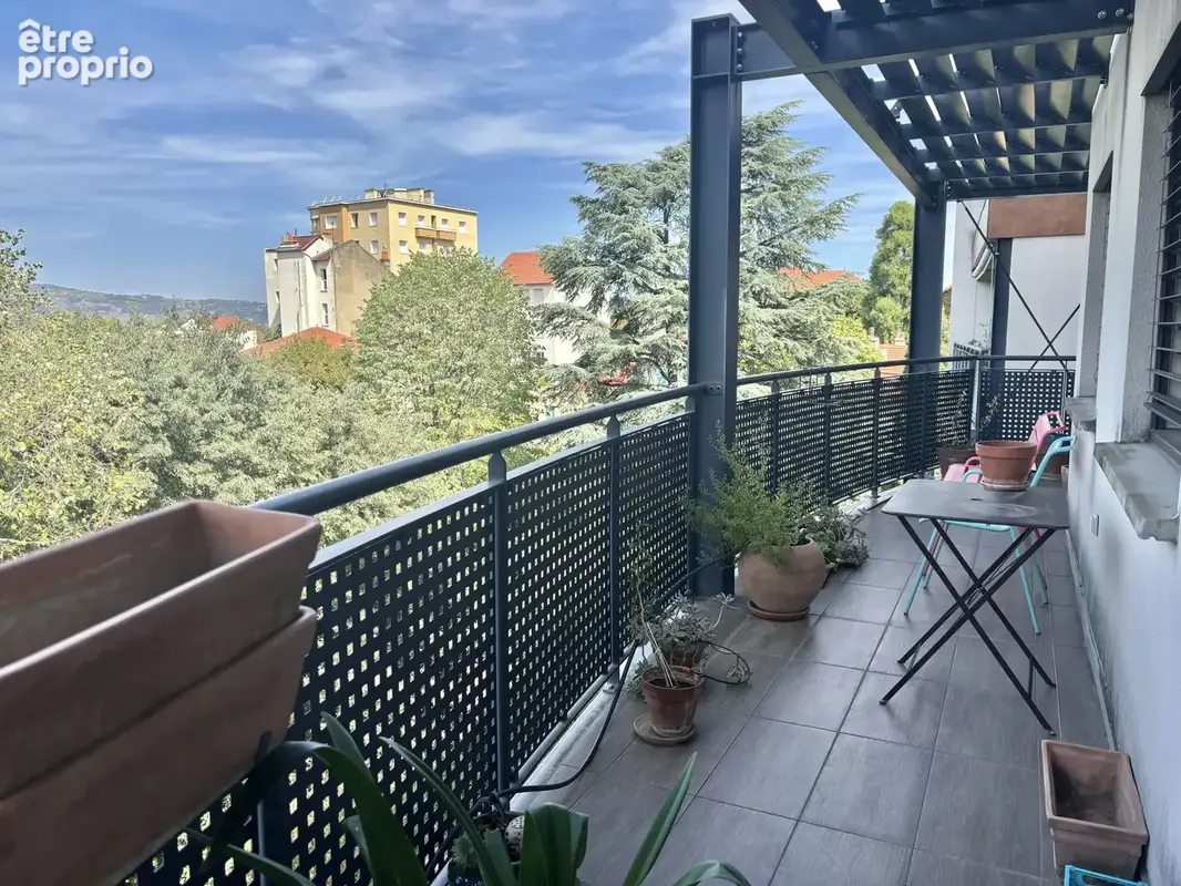Avenue maurice faure   t3 de standing 98 m2   terrasse -  vue crussol   double garage - photo 10
