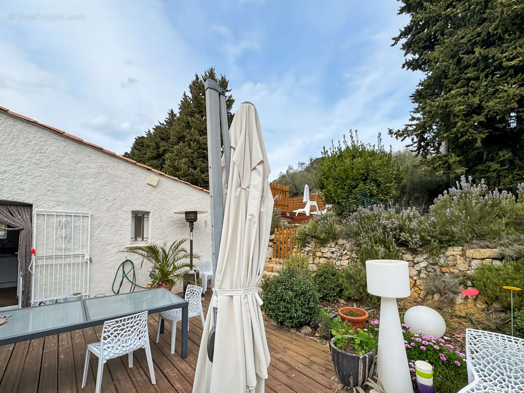 Maison à MONTAUROUX