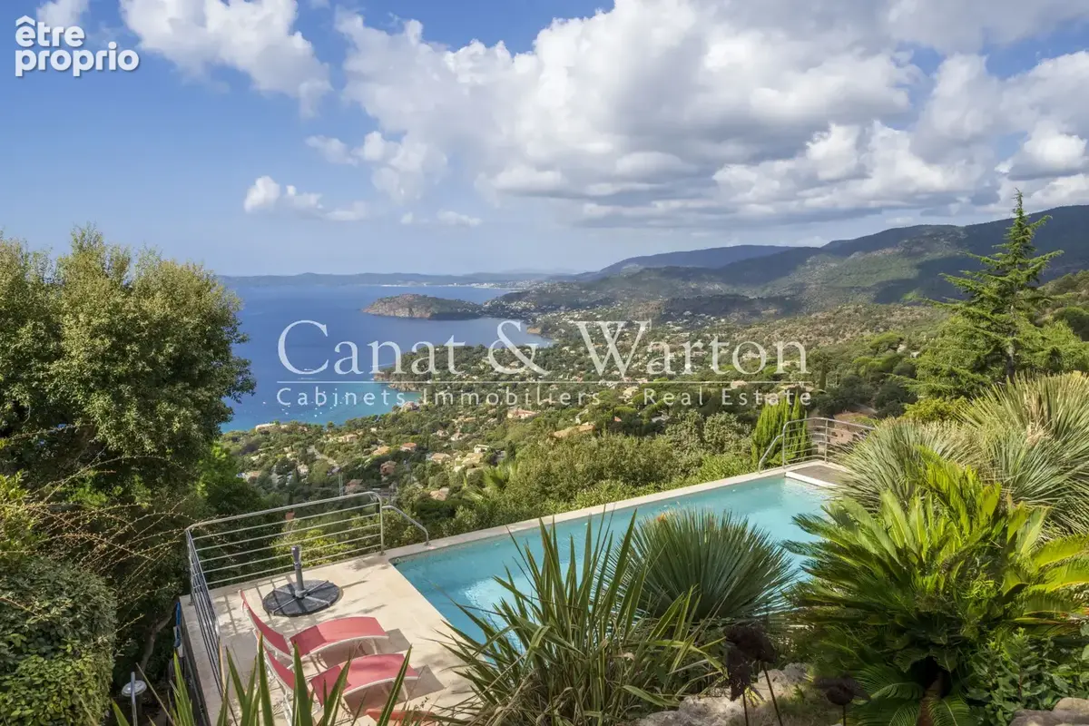 Au rayol: villa avec piscine offrant une vue mer panoramique - photo 14
