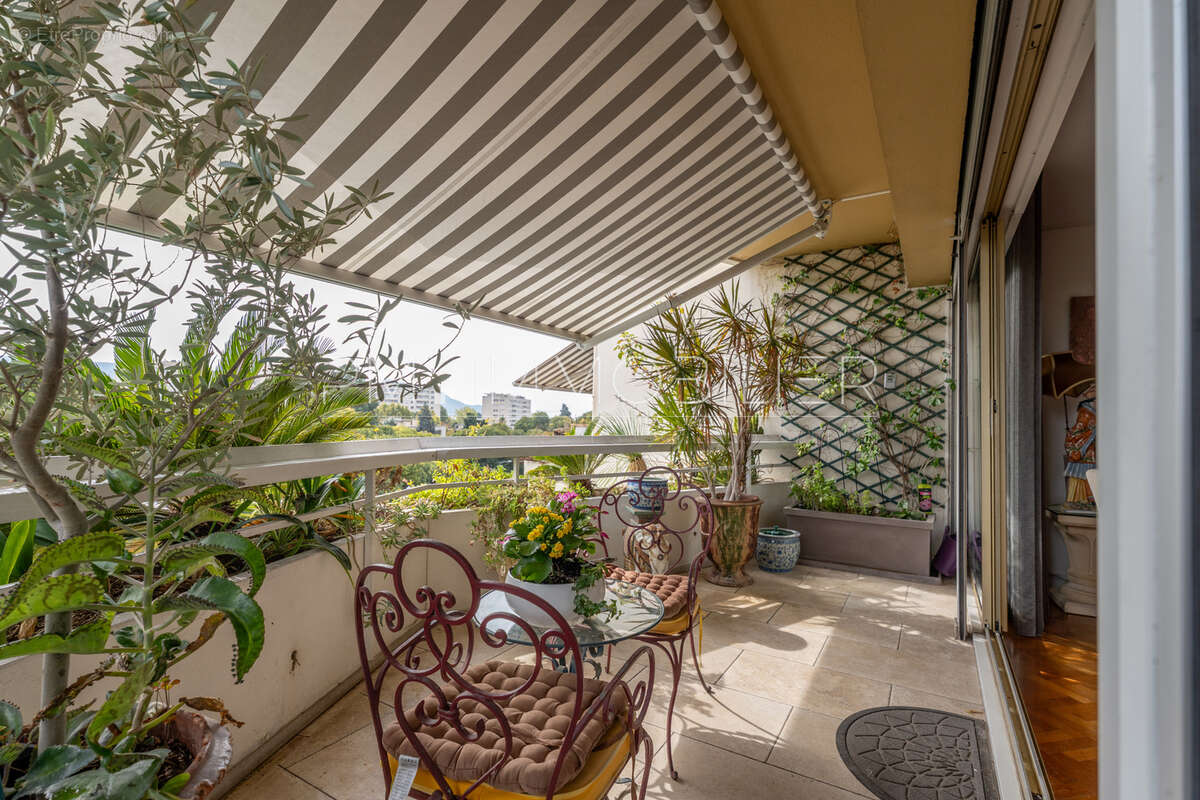 Appartement à MARSEILLE-8E