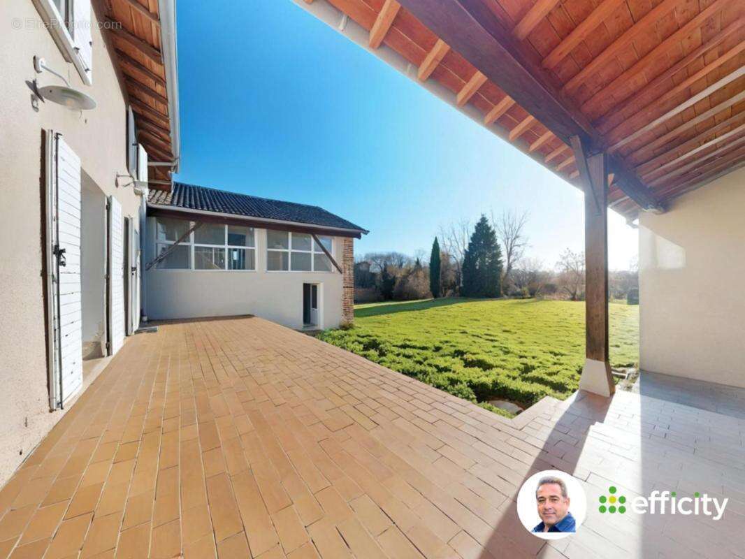 Maison 222 m² à Baneins  - photo 3