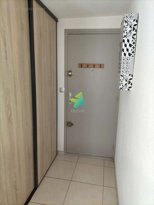 Grand Studio Cabine 25.52m2 avec Balcon et Place de parking - photo 8