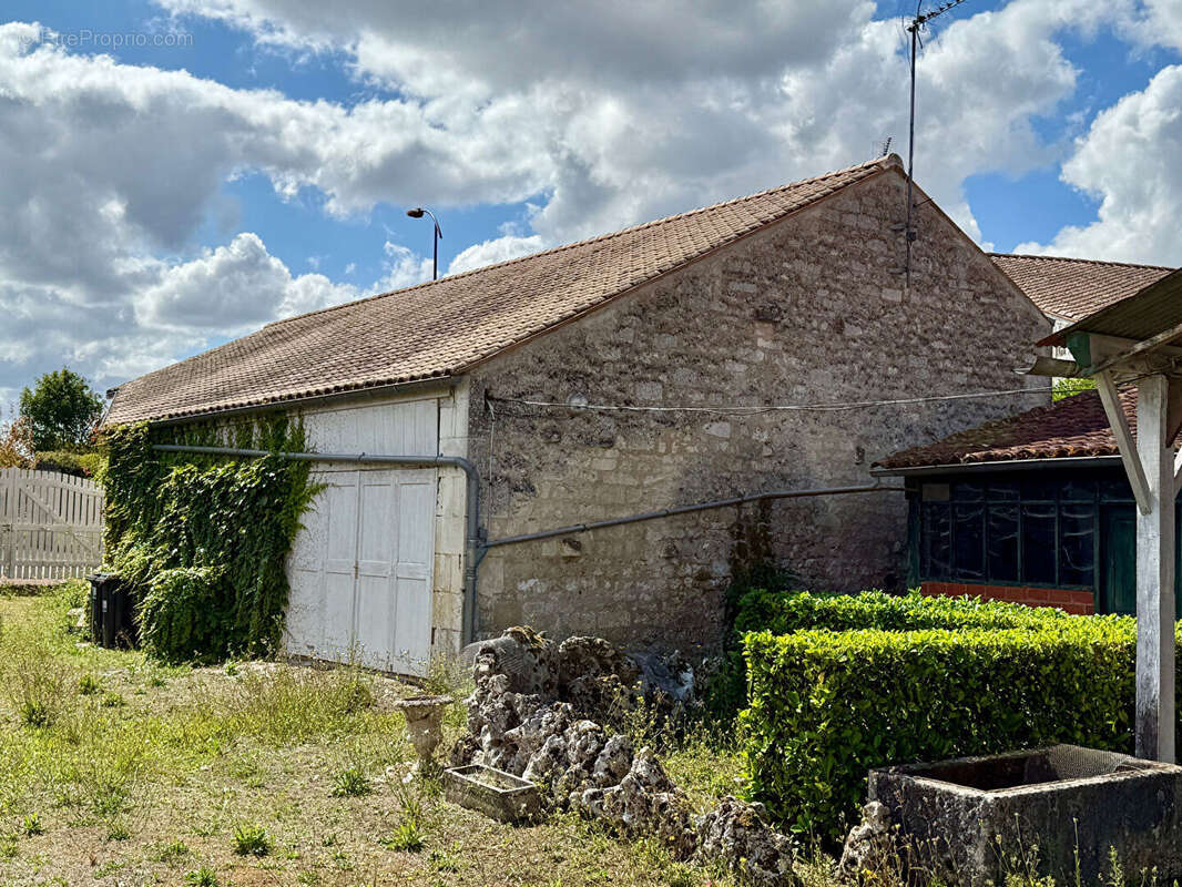 Maison à SAINT-PORCHAIRE