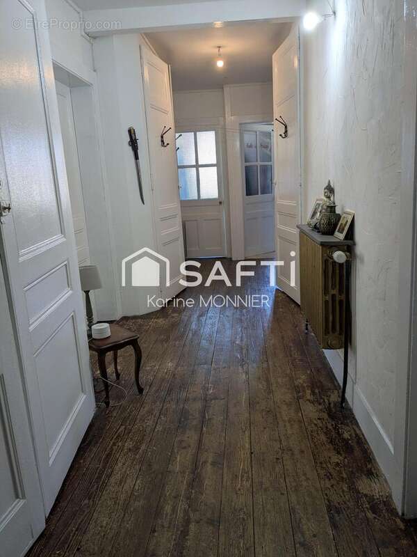 Maison 330 m² à Vers-En-Montagne  - photo 7