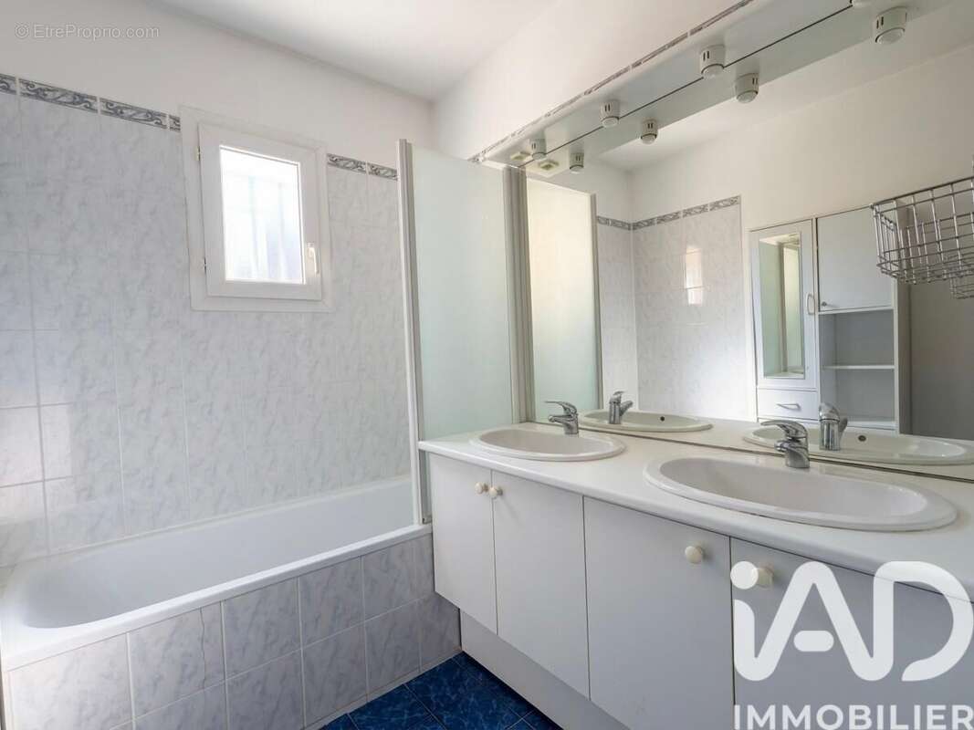 Appartement 81 m² à Villeneuve-Les-Avignon  - photo 9