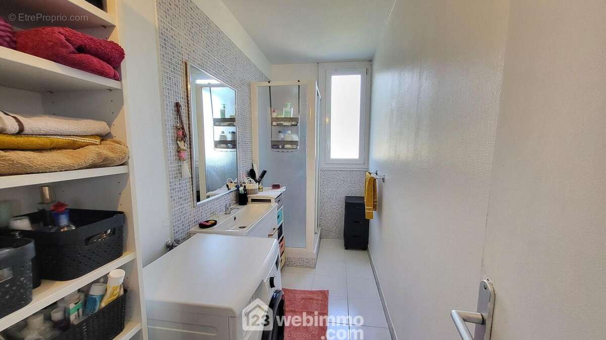 Appartement à FONTAINE