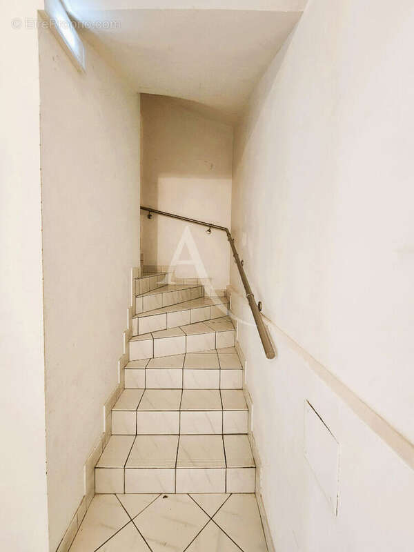 Appartement à SAULX-LES-CHARTREUX