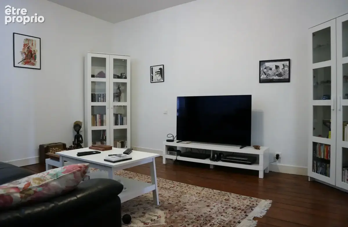 Saintes, centre historique, appartement 343 m2 - photo 14