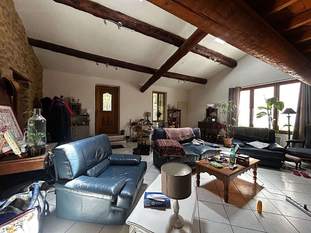 A VENDRE SUR LAURIS Belle maison de caractère à saisir ! - photo 2
