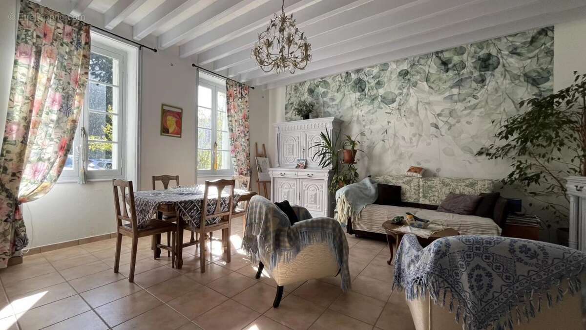 Maison à CHENAC-SAINT-SEURIN-D&#039;UZET