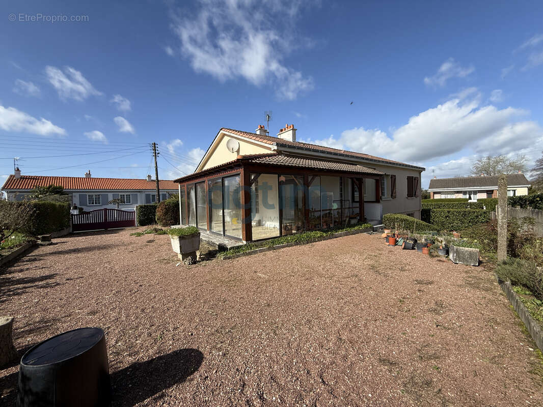 Maison à MONTAIGU