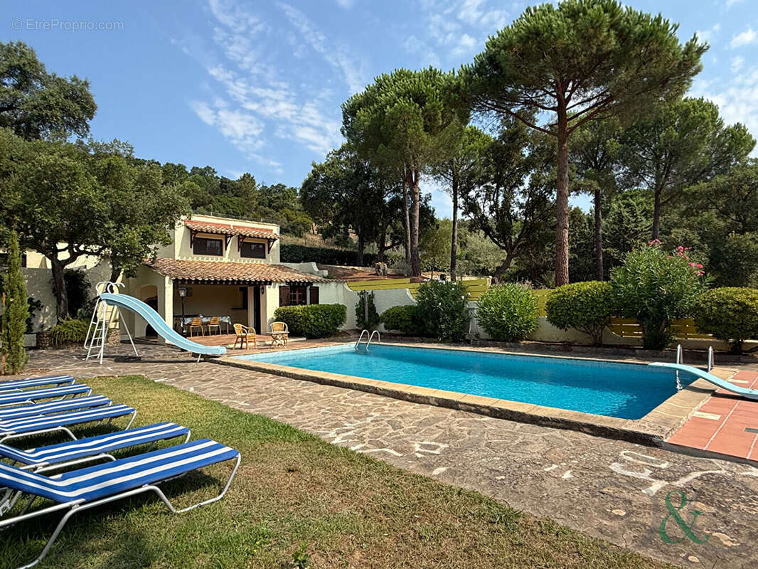 Maison à BORMES-LES-MIMOSAS