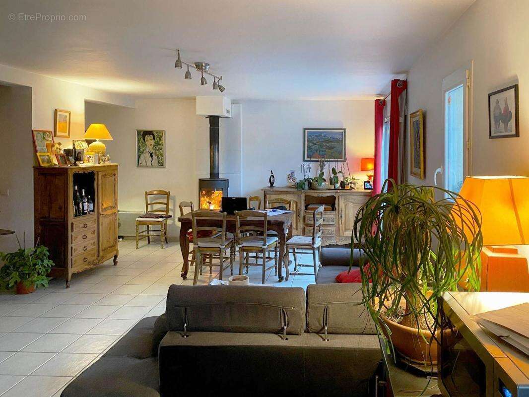 Maison à VINON-SUR-VERDON