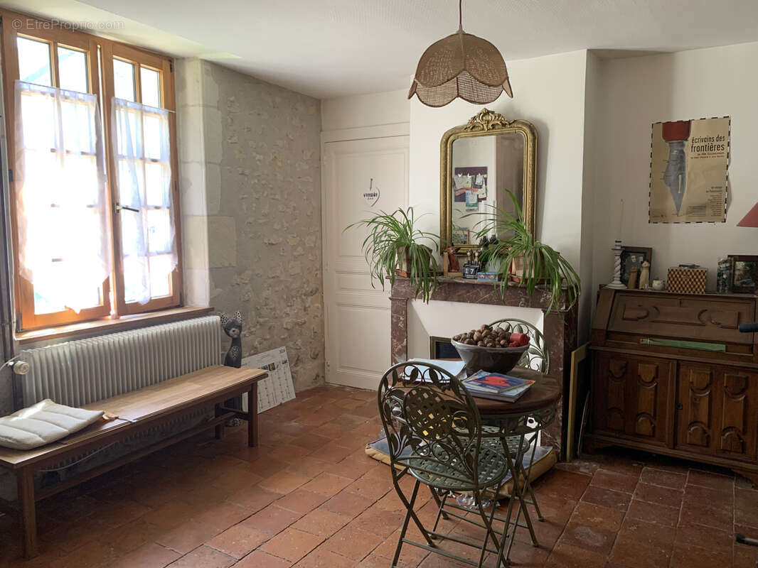 Maison à VALLIERES-LES-GRANDES