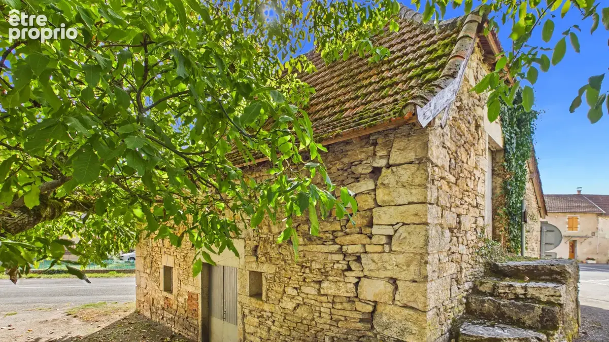 Maison de village en pierre à rénover avec cour intérieure, four à pain et dépendance - photo 17